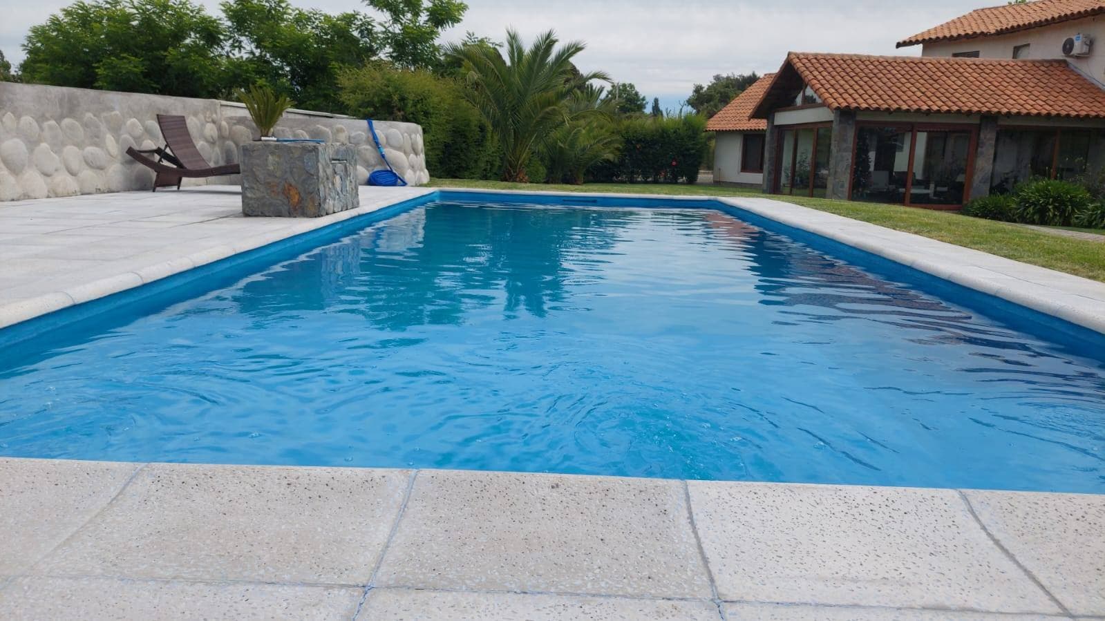 Cam Construcción y Abastecimiento - Expertos en soluciones hídricas, piscinas, pozos y sistemas de riego en la región del Maule, Chile